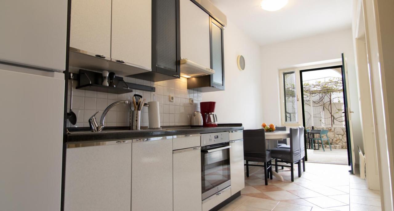 Mozart Apartments Baška Voda Екстериор снимка